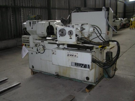 Used Strakonice BDU 250A Lochschleifmaschine for Sale (Auction Premium) | NetBid Industrial Auctions